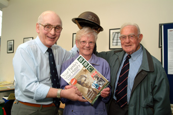 dday lady-hat