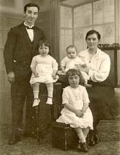 Uncle Jack Minihane, auntie Annie (nee Lord), Anne, Margaret & Jacky 1930s